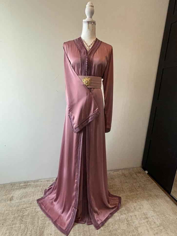 Takchita te HUUR, Kleding | Dames, Gelegenheidskleding, Zo goed als nieuw, Overige typen, Maat 38/40 (M), Blauw, Ophalen of Verzenden