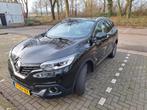 Renault Kadjar Energy TCe 130pk 2016 Zwart, Auto's, Renault, Voorwielaandrijving, Kadjar, 4 cilinders, Leder en Stof