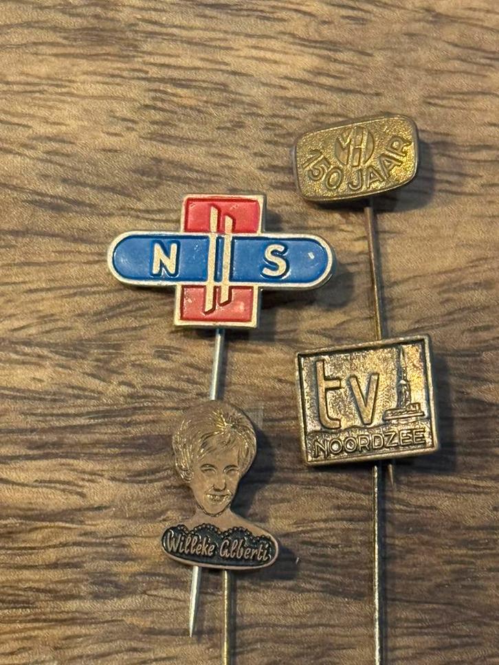 Diverse oude bijzondere speldjes, Verzamelen, Speldjes, Pins en Buttons, Zo goed als nieuw, Overige onderwerpen, Ophalen of Verzenden