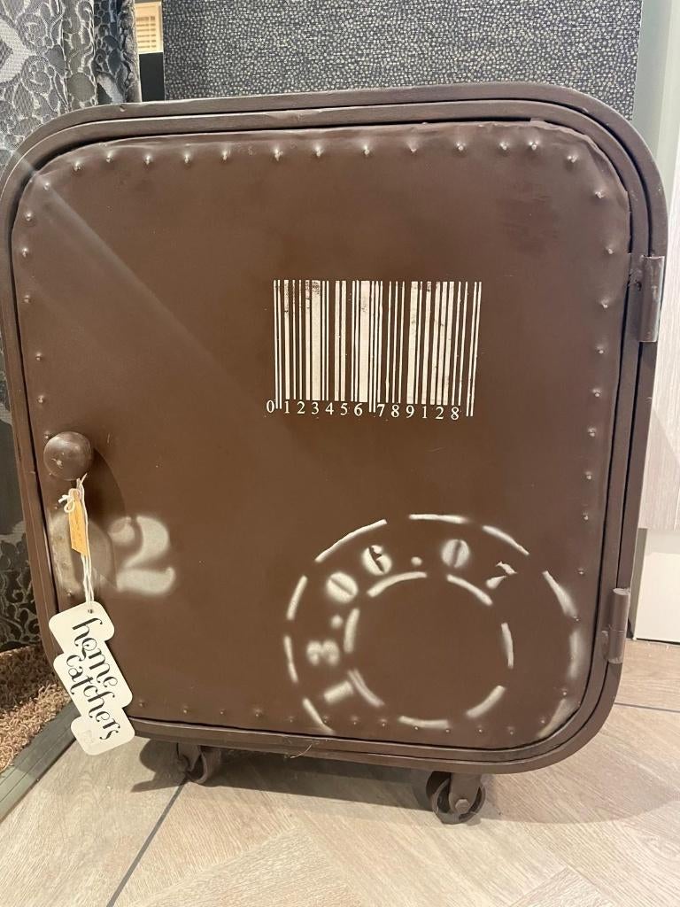 Stoer metalen kastje/laag op wieltjes, Huis en Inrichting, Woonaccessoires | Dienbladen, Zo goed als nieuw, Metaal, Overige vormen