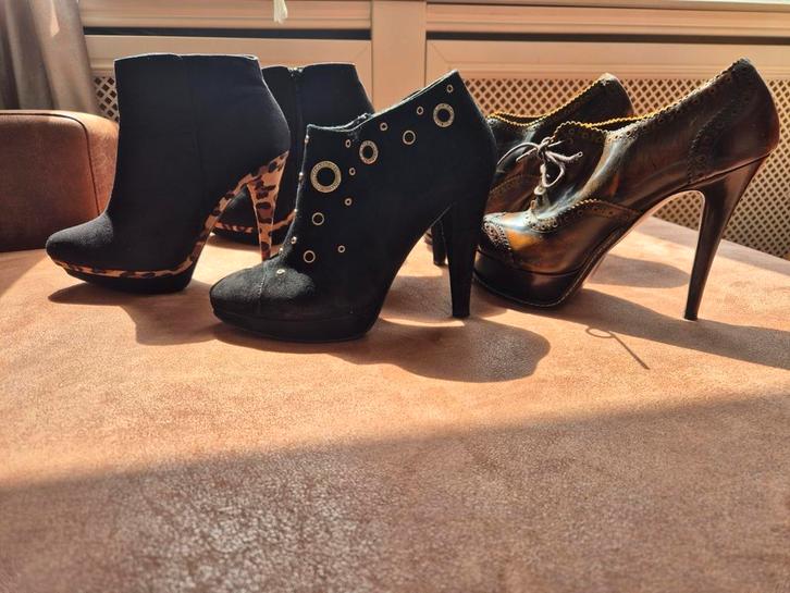 Pumps met plateauzolen maat 39, Kleding | Dames, Schoenen, Zo goed als nieuw, Zwart, Ophalen of Verzenden