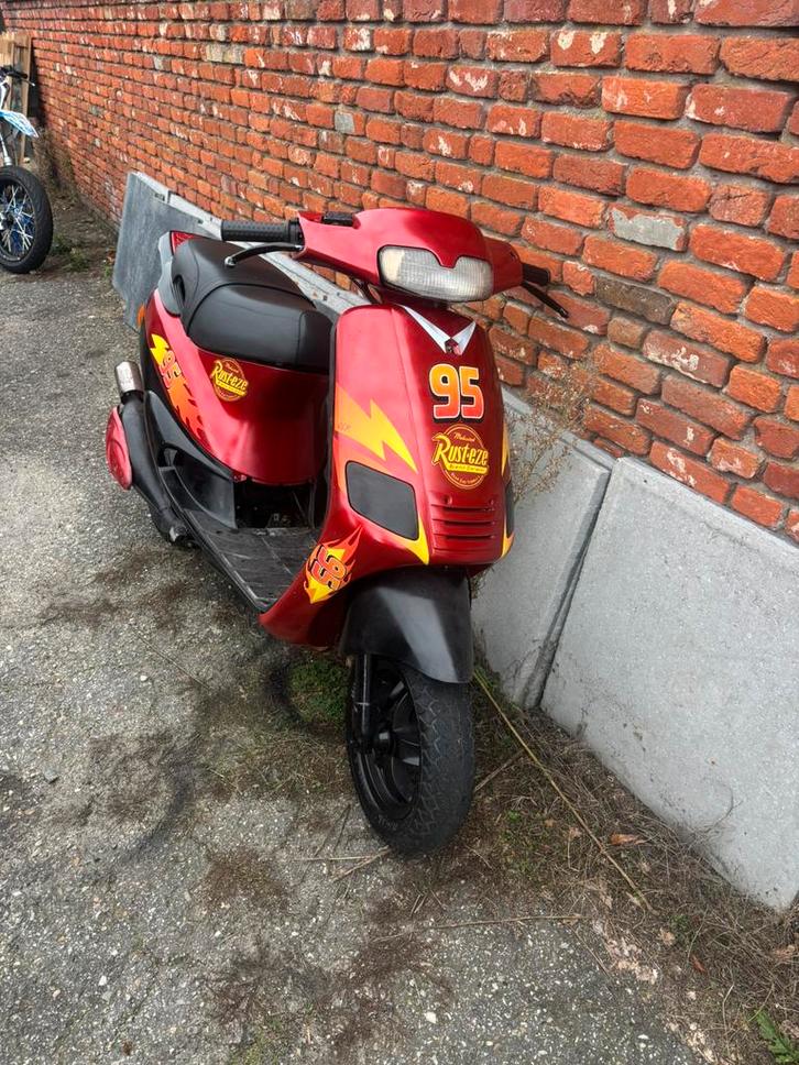 70cc Zip type 1, Fietsen en Brommers, Scooters | Piaggio, Zo goed als nieuw, Zip, Benzine, Ophalen