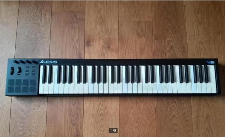 Keyboard en dumpad Alesis V61, Muziek en Instrumenten, Midi-apparatuur, Gebruikt, Ophalen of Verzenden