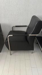 Zwarte leren fauteuil in goede staat, Ophalen, Zo goed als nieuw, 50 tot 75 cm