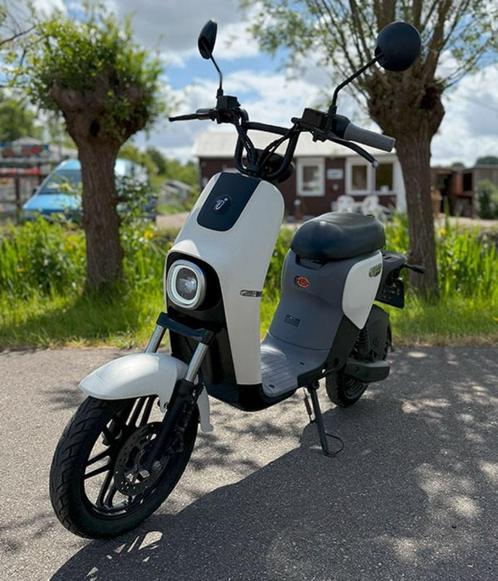 Segway B110S 45km/u White-Dark Grey 2022, Fietsen en Brommers, Scooters | Overige merken, Gebruikt, Maximaal 45 km/u, Elektrisch