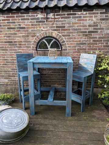 Tuintafel/statafel l /met 2  hoge stoelen 