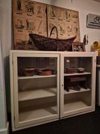 Oude houten vitrinekast, Ophalen