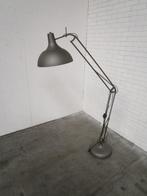 Mooie vloerlamp verstelbaar kleur grijs, Ophalen, Zo goed als nieuw, Metaal, 150 tot 200 cm