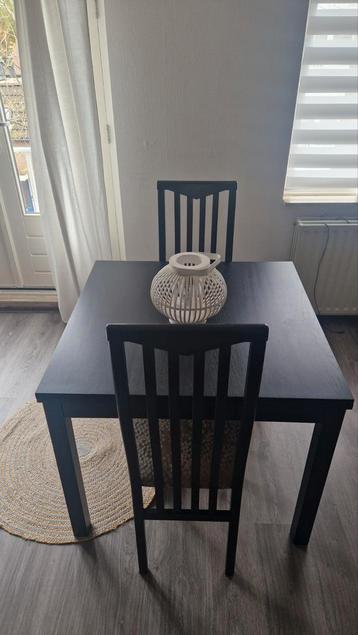 Uitschuifbare IKEA Eettafel - Vierkant/Rechthoekig beschikbaar voor biedingen