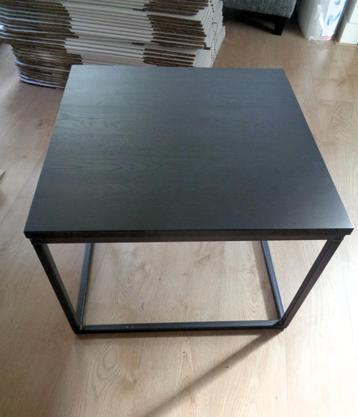 Industriële design salontafel in kleur zwart - vierkant - beschikbaar voor biedingen