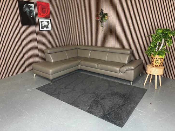 GRATIS LEVERING Montel Urban Hoekbank Leer 275x210 GEREINIGD, Huis en Inrichting, Banken | Bankstellen, Zo goed als nieuw, Hoekbank