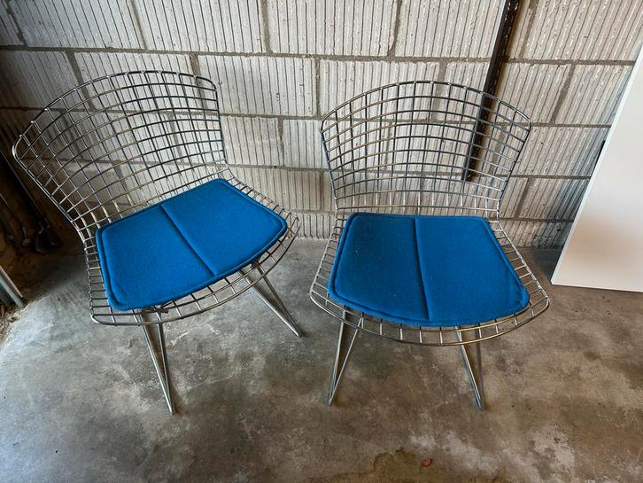 Knoll Draadstoelen - Set van 2 - Blauwe Zitkussens, Antiek en Kunst, Antiek | Meubels | Stoelen en Banken, Ophalen