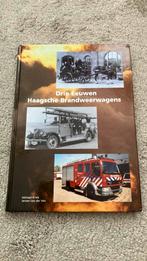 Drie eeuwen Haagsche Brandweerwagens, Boeken, Ophalen of Verzenden, 20e eeuw of later, Zo goed als nieuw