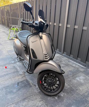Vespa sprint 50cc akrapovic beschikbaar voor biedingen