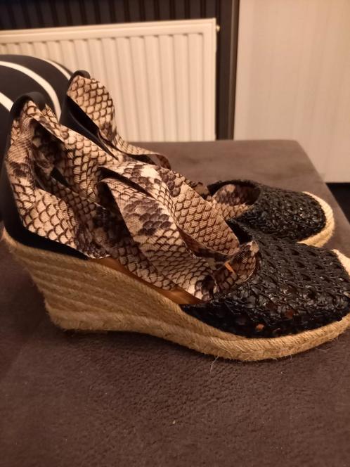 Splinternieuwe zwarte espedrilles maat 38.Prijs 17.50, Kleding | Dames, Schoenen, Nieuw, Espadrilles of Moccasins, Zwart, Ophalen of Verzenden