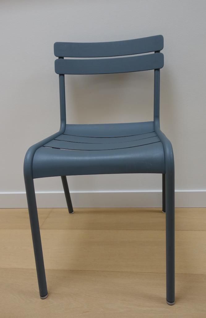 2 Fermob Luxembourg tuinstoelen storm grey, Tuin en Terras, Tuinstoelen, Gebruikt, Aluminium, Stapelbaar, Ophalen