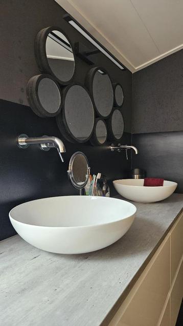 Z.G.A.N. badkamermeubel incl wasbakken beschikbaar voor biedingen