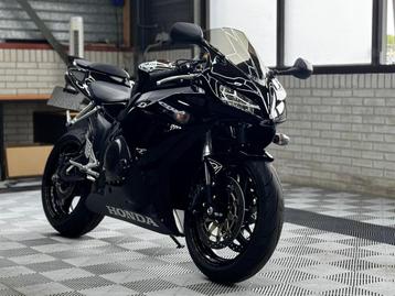 Honda CBR 1000 RR Fireblade 2006 - 8060km beschikbaar voor biedingen