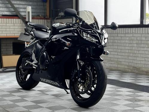 Honda CBR 1000 RR Fireblade 2006 - 8060km, Motoren, Motoren | Honda, Particulier, Super Sport, meer dan 35 kW, Motorrijbewijs A