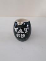 14 cm hoog VAT 69 whiskey kan, Ophalen of Verzenden, Aardewerk, Overige stijlen, Overige typen