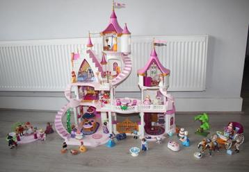 prachtig prinsessen kasteel met dans/gemaskerd bal,en koets beschikbaar voor biedingen
