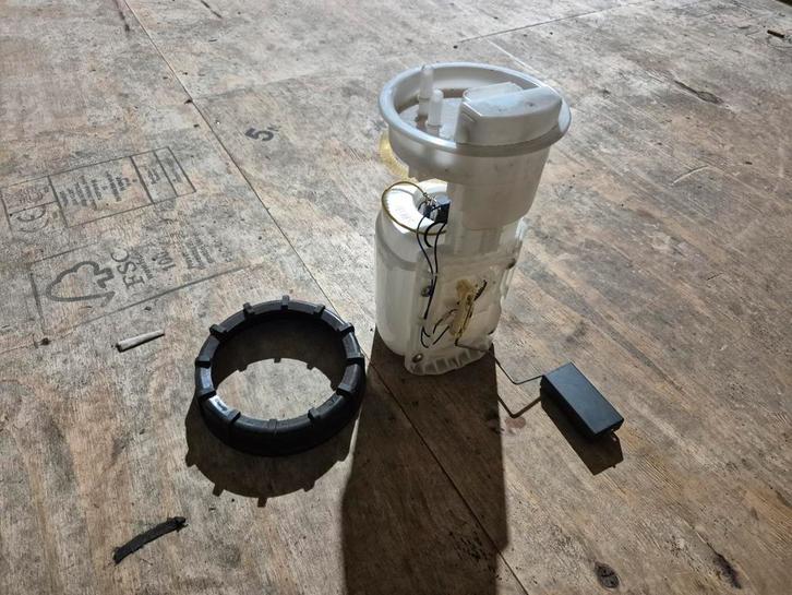 Vrijwel nieuwe brandstofpomp Audi A3 8L/8P Golf 4, Auto-onderdelen, Brandstofpompen, Nieuw, Ophalen of Verzenden