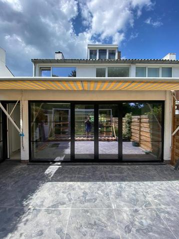 Reneko Kozijnen: Aluminium-Kunststof-Hout beschikbaar voor biedingen