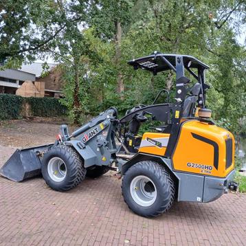 Giant G2500HD Xtra Minishovel. beschikbaar voor biedingen