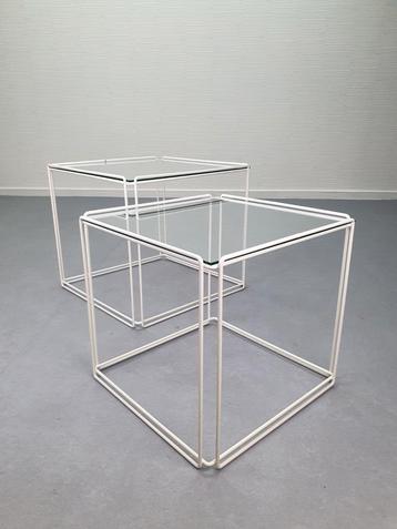 Max Sauze mimiset wit. Vintage nesting tables Isocele. beschikbaar voor biedingen