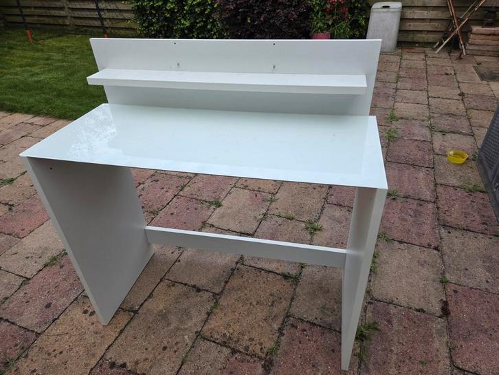 Wit Bureau met Opzetstuk en Plank, Huis en Inrichting, Bureaus, Gebruikt, Bureau, Ophalen