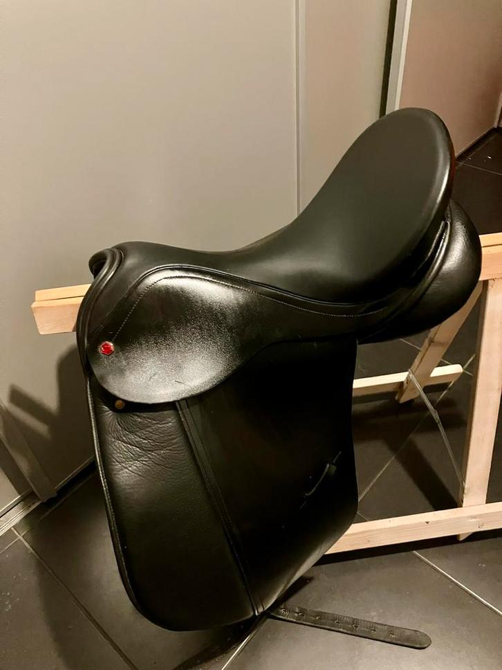 Albion dressuurzadel, Dieren en Toebehoren, Paarden en Pony's | Zadels, Zo goed als nieuw, Dressuur, Ophalen