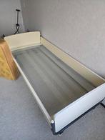Vintage 1 persoonsbed evt met vintage matras, Huis en Inrichting, Slaapkamer | Bedden, Ophalen