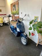 Vespa Primavera 50 4T 4V // 2016 // Blauw // Brom 45 KM, Fietsen en Brommers, Scooters | Vespa, Ophalen, Gebruikt, Overige modellen