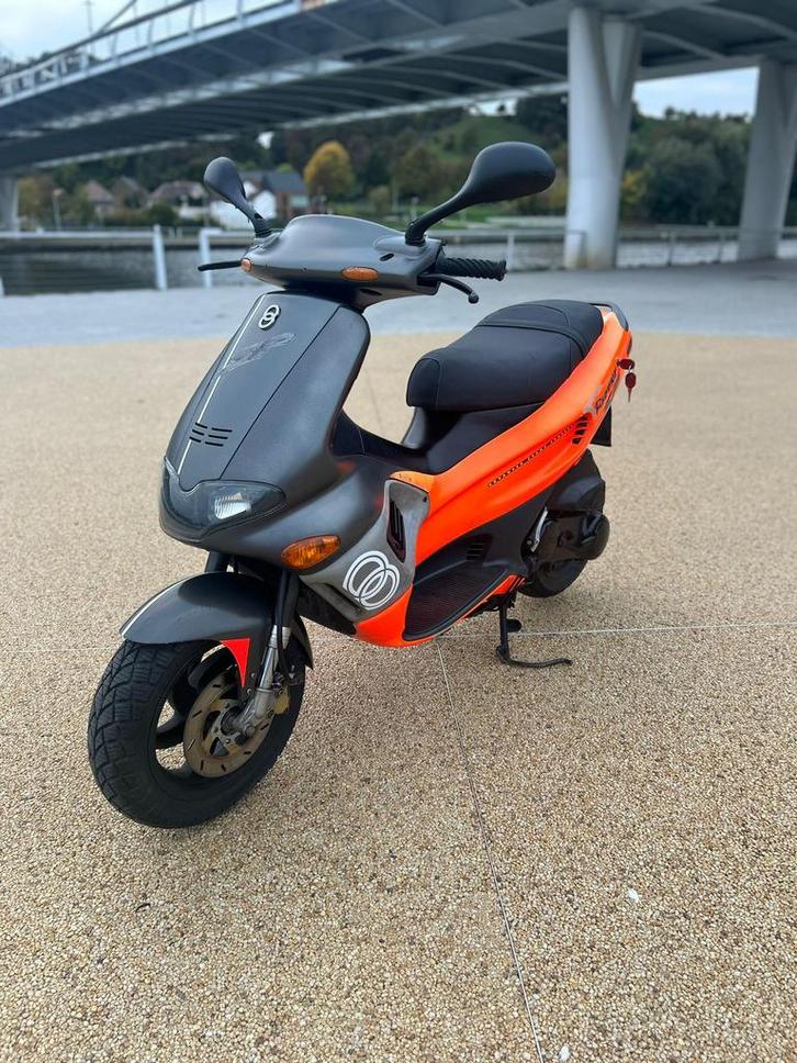 Gilera Runner DD SP 50cc Fluo Rosso, Fietsen en Brommers, Scooters | Piaggio, Gebruikt, Overige modellen, Maximaal 45 km/u, Tweetakt