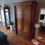 Antieke kast, Antiek en Kunst, Antiek | Meubels | Kasten, Ophalen of Verzenden