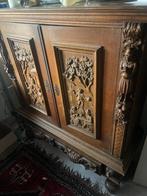 Antieke houten kast met snijwerk, Ophalen