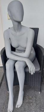 Zittende etalagepop mannequin paspop Hans Boodt, Ophalen, Zo goed als nieuw, Paspop