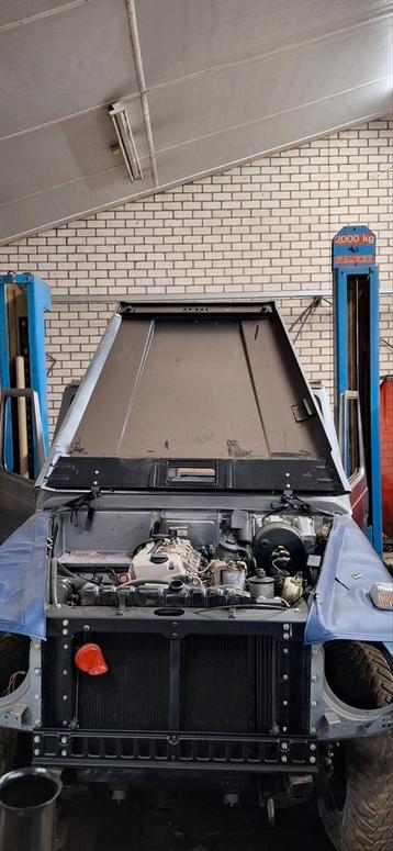 Te koop koni 2000kg 2 koloms hefbrug Goed werkend beschikbaar voor biedingen