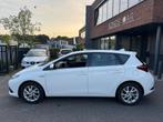 Toyota Auris 1.8 Hybrid Dynamic NAVI CAMERA DEALER ONDERHOUD, 65 €/maand, 28 km/l, Gebruikt, Euro 6