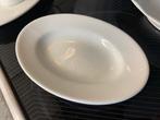 Ovaal serveerschaaltje van Société Céramique Maestricht, Antiek en Kunst, Antiek | Servies compleet, Ophalen of Verzenden