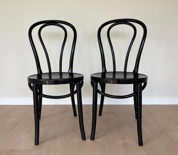 Vintage IKEA | Zwarte Thonetstijl stoelen beschikbaar voor biedingen