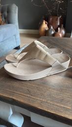 Fitflop hele mooie splinternieuwe goudkleurige slippers 40, Kleding | Dames, Schoenen, Slippers, Overige kleuren, Nieuw, Ophalen of Verzenden