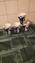 Friesland Campina Farmer blue 4 mokken en 4 eierdopjes, Overige typen, Nieuw, Ophalen of Verzenden, Overige stijlen