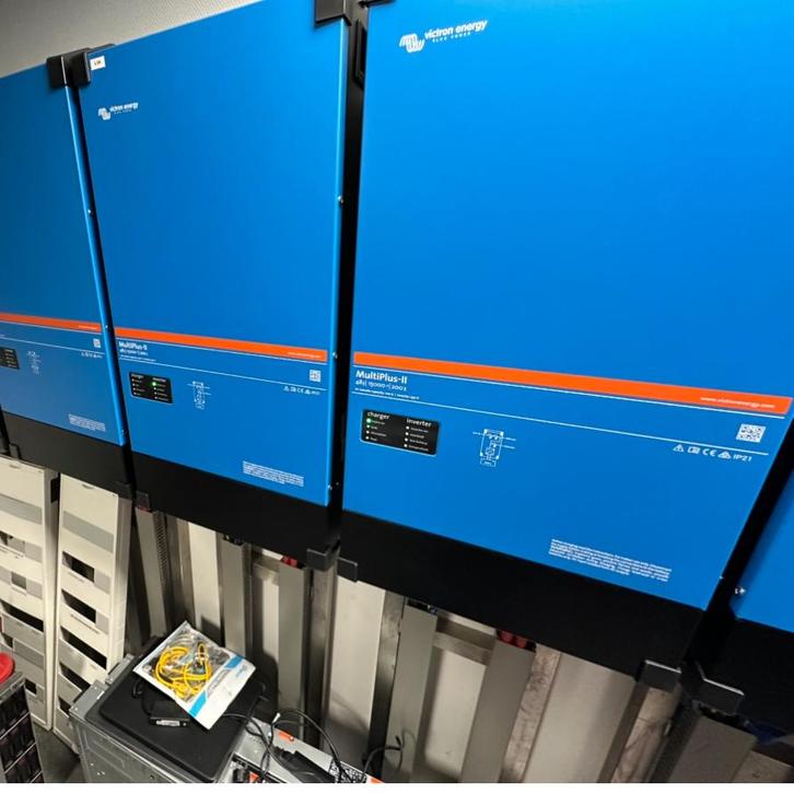 Victron MultiPlus II 48/15000/200-100 Omvormer, Doe-het-zelf en Verbouw, Zonnepanelen en Toebehoren, Gebruikt, Overige typen, 200 wattpiek of meer