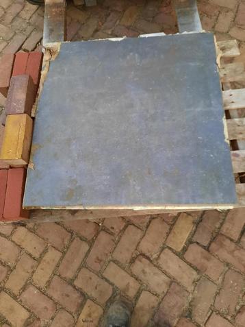 restpartij van 1,92 m2 keramische tegels 80x80x2 dark  beschikbaar voor biedingen