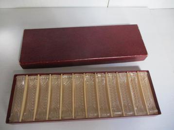Antiek glazen messenleggers geslepen, 9 cm.lang beschikbaar voor biedingen