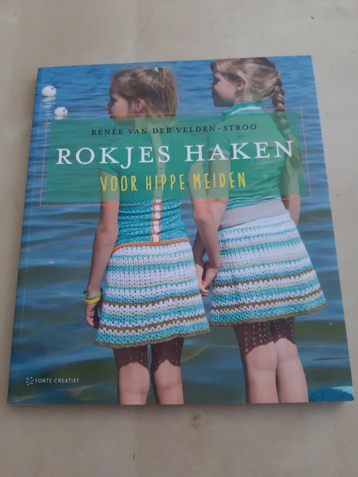 Renee van der Velden - Stroo - Rokjes haken, Hobby en Vrije tijd, Breien en Haken, Zo goed als nieuw, Haken, Patroon of Boek, Ophalen