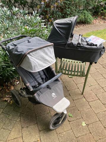 EasyWalker Sky met veel accessoires beschikbaar voor biedingen