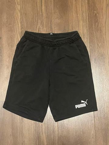 Puma Korte Joggingbroek – Zwart met Wit Logo – Maat 164 beschikbaar voor biedingen