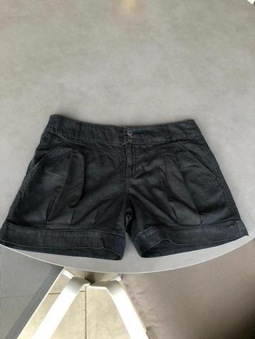 Zwarte deels linnen Pimkie short, maat 40 = 42 beschikbaar voor biedingen